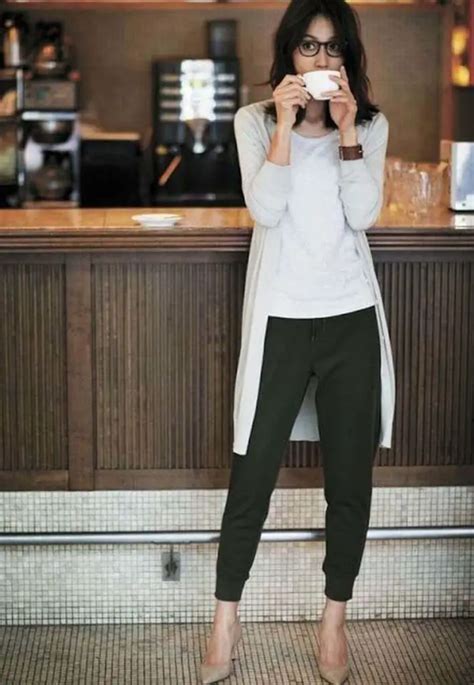 28 Striking Casual Office Attire Ideas