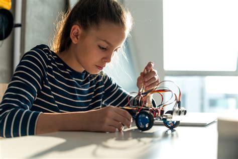 Three key trends in robotics education