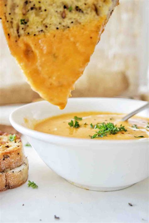 Grilled Cheese and Tomato Soup | Sweet Caramel Sunday