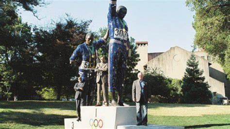 Tommie Smith Statue