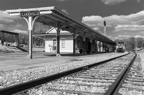 Last Train to Clarksville Photograph by David M Porter