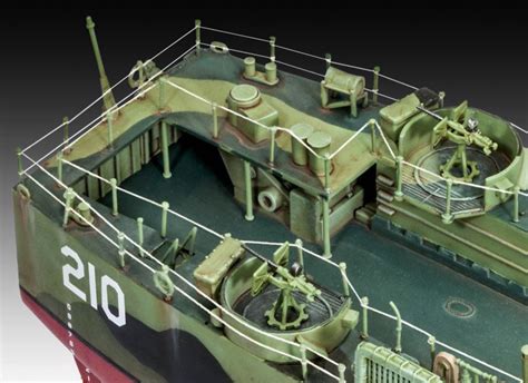 Scalehobbyist.com: US Navy Landing Ship Medium (Early) by Revell of Germany