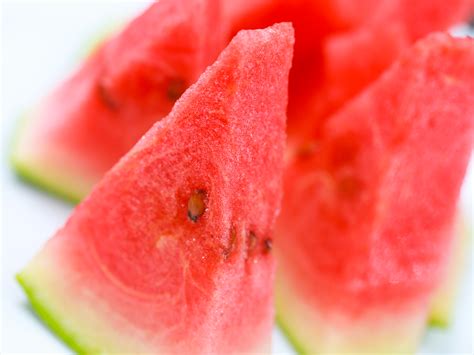 3 Easy Ways to Make a Vodka Watermelon (with Pictures)