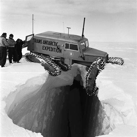 The Commonwealth Trans-Antarctic expedition in a precarious situation - 1950s : OldSchoolCool