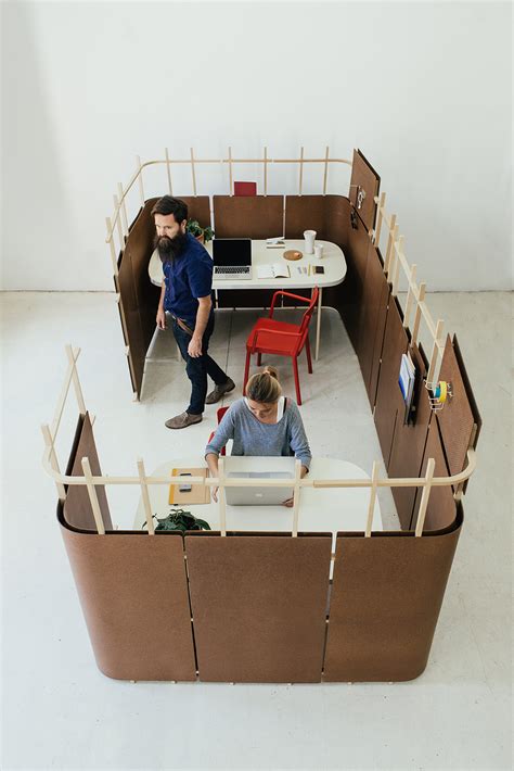 How The Andes House’s Ensamble Project Uses Hardboard to Create Workspaces | ArchDaily