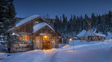 Winter Lodges: Cozy Places to Book for Snowy Getaways