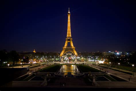 Eiffel Tower Wallpapers Images Photos Pictures Backgrounds