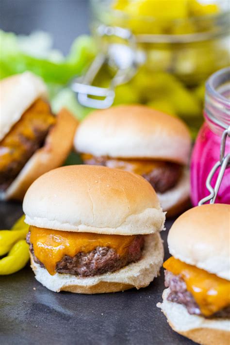 Easy Cheeseburger Sliders - Momsdish