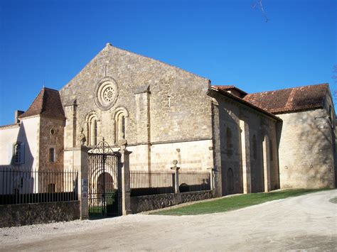 File:Iron gate of Flaran Abbey, Valence-sur-Baïse, Gers, France.JPG - Wikimedia Commons