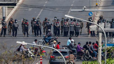 Myanmar police deploy early to crank up pressure on protests | KOIN.com