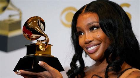 SZA gets brutally honest about Grammys: 'Thirsty, dark place'