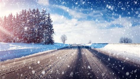 Winter Road Trip Alone: 40 Essential Tips for Survival & Enjoyment