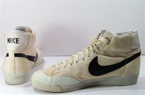 vintage 1980s Nike hightop shoes tennis by vintageshoescloset