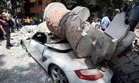 7.1 magnitude earthquake hits southern Mexico - Buildings collapse in ...