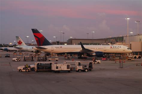 Delta Air Lines DL 421 Flight Status - SpotterLead