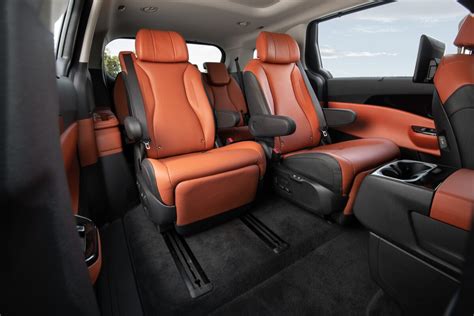 2024 Kia Carnival: 38 Interior Photos | U.S. News