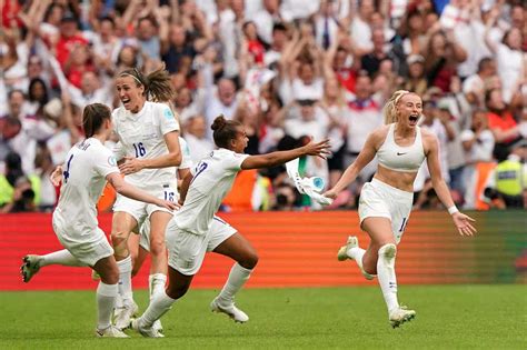 Queen hails England’s Euro 2022 win as ‘inspiration for girls and women ...