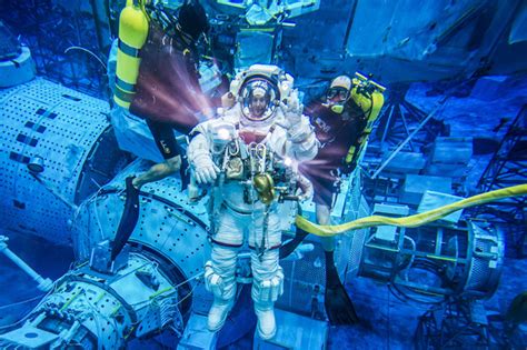 Underwater for outer space / Astronauts / Human Spaceflight / Our ...