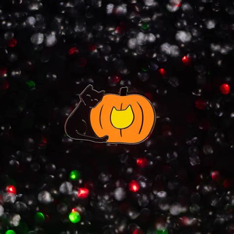 Black Cat and glowing pumpkin carving | Rotoodle