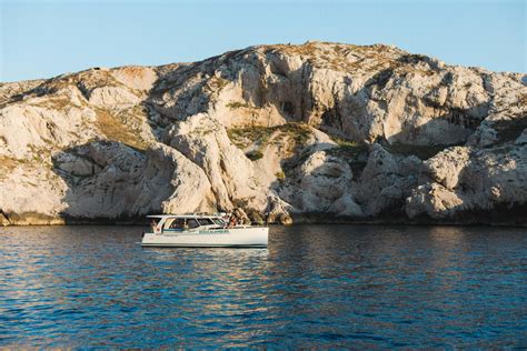 Afternoon Boat Trip to Calanques National Park w/ Snorkeling from 44 € - CheckYeti