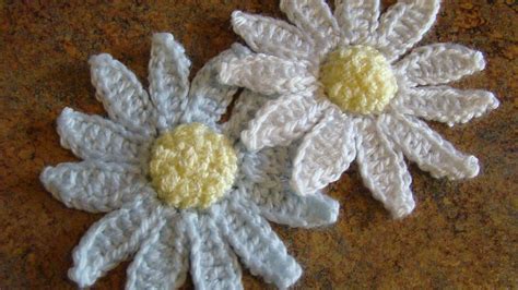 Crafts By Starlight: Crochet - Daisy Applique