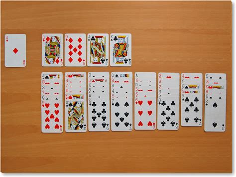 Solitaire Games | Eight Off Solitaire Screenshot