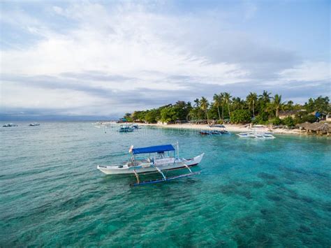 White Beach Moalboal in Cebu, Palawan, Philippines. Boat and Ocean ...