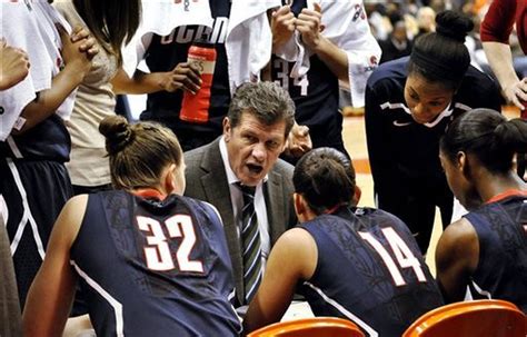 UConn coach Geno Auriemma pushing all the right buttons in 'rebuilding ...