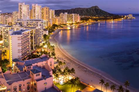 Waikiki Beach Honolulu | Honolulu waikiki, Waikiki activities, Honolulu ...