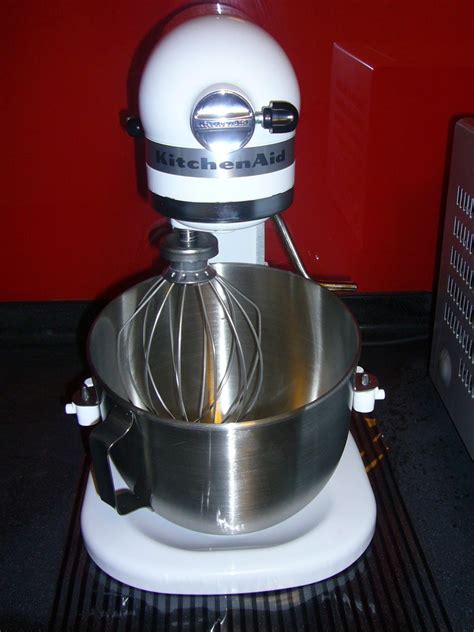 BLISSNDREAMS: KitchenAid heavy Duty Mixer 5KPM50