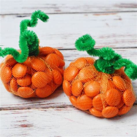 Halloween treat idea! Make these cute Candy Pumpkins! | Homemade halloween decorations, Pumpkin ...