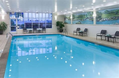 25 Hotels with Indoor Pools in Nashville, TN