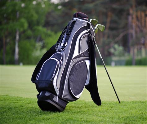 The 8 Best Waterproof Golf Bags Reviews & Buying Guide 2021