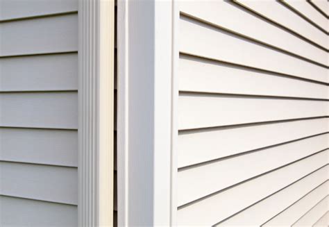 Pros and Cons of Vinyl Siding: Is It Right for Your Home?