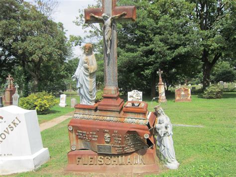 Most Holy Trinity Cemetery | Atlas Obscura