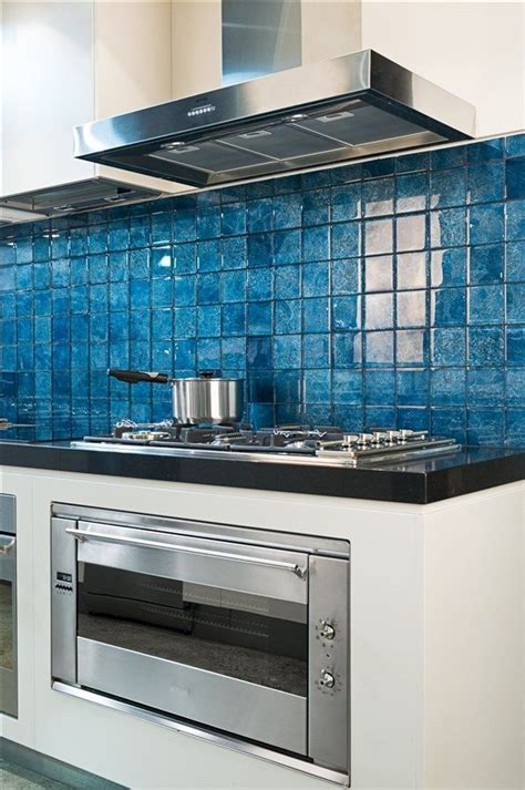 24+ Unique Blue Glass Backsplash Kitchen Pics - Desain Interior Exterior