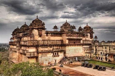 Explore the Splendid Beauty of the Orchha Fort in Madhya Pradesh