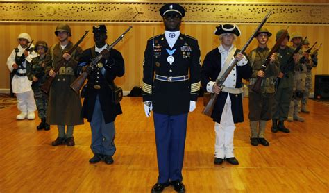 US Army uniforms throughout the ages : history