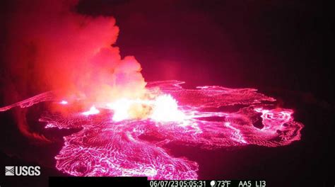 Hawaii's Kilauea volcano erupts with fountains of lava: Photos