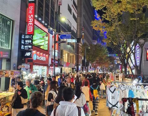 Guide to Myeongdong Shopping Street: Shops, Food, Map | KoreaToDo