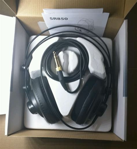 Unboxing the Samson SR850 Over-Ear Headphones – Headphones Nao