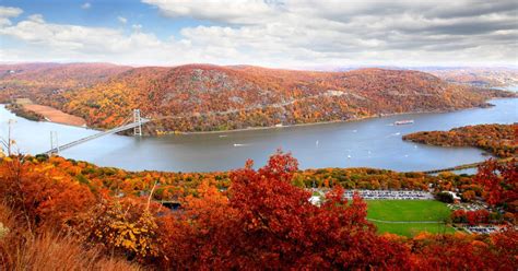 Hudson Valley Fall Foliage Shared Helicopter Tour | GetYourGuide