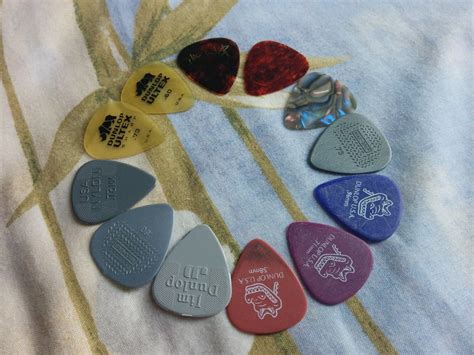 Which guitar pick should you pick? - Fret Zealot