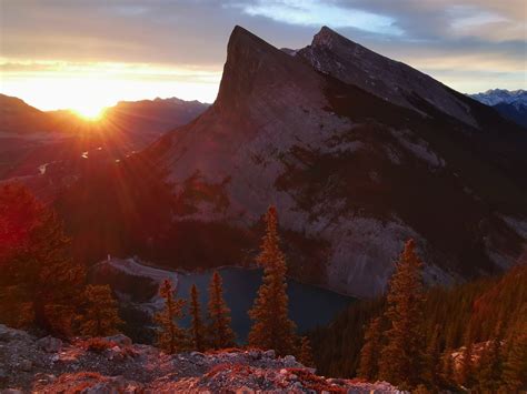 Ha Ling Peak Mountain Photo by Jason Lai | 7:59 am 9 Oct 2021