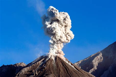 In Guatemala, a treacherous hike to one of the world’s most active volcanoes - The Washington Post