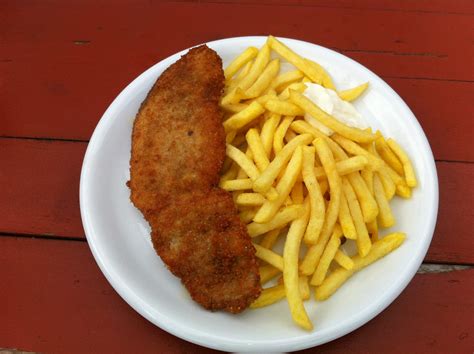 Stefans Imbiss: So sieht das Schnitzel mit Pommes aus