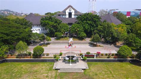 Diponegoro University Identity - Universitas Diponegoro