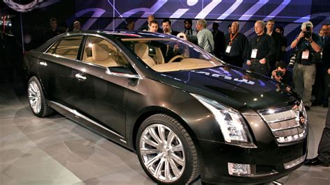 Video: Cadillac XTS Platinum Concept In 3D