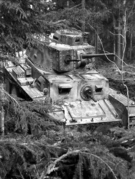 Catainium's Tanks: Stridsvagn m/41 Light Tank