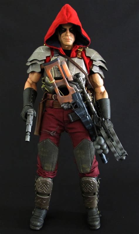 Sideshow ZARTAN In-Hand Images - HissTank.com